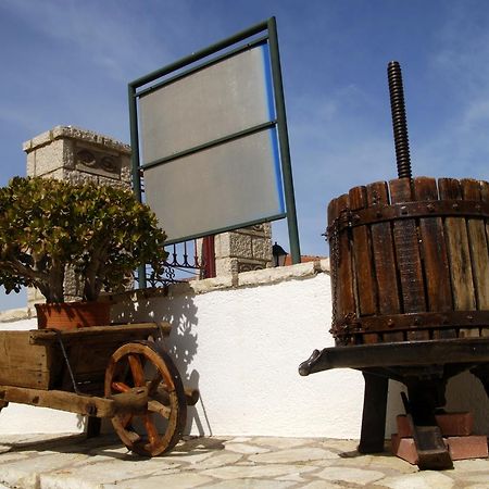 Xenonas Chrisso Hotell Delphi Exteriör bild