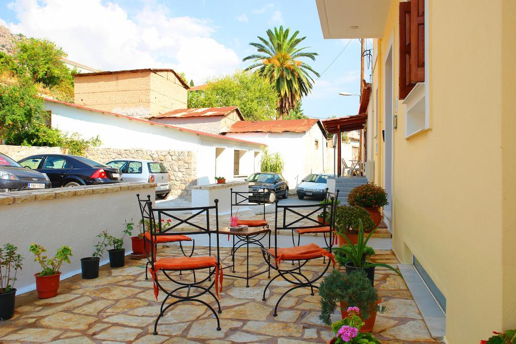 Xenonas Chrisso Hotell Delphi Exteriör bild