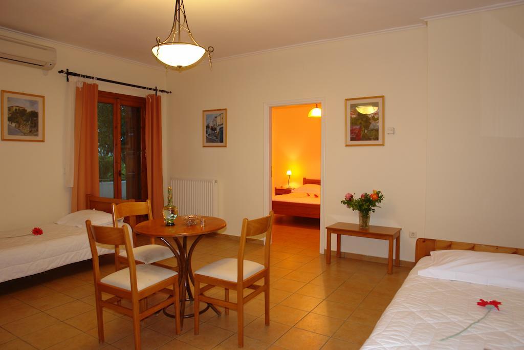Xenonas Chrisso Hotell Delphi Rum bild