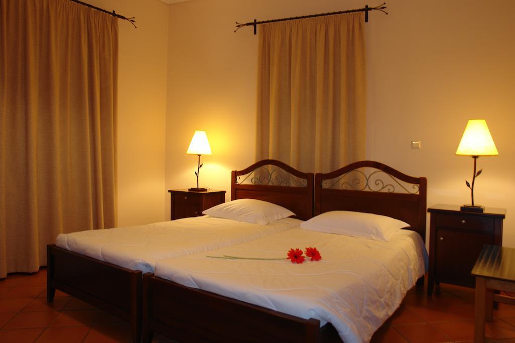 Xenonas Chrisso Hotell Delphi Exteriör bild