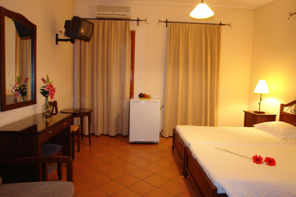 Xenonas Chrisso Hotell Delphi Rum bild