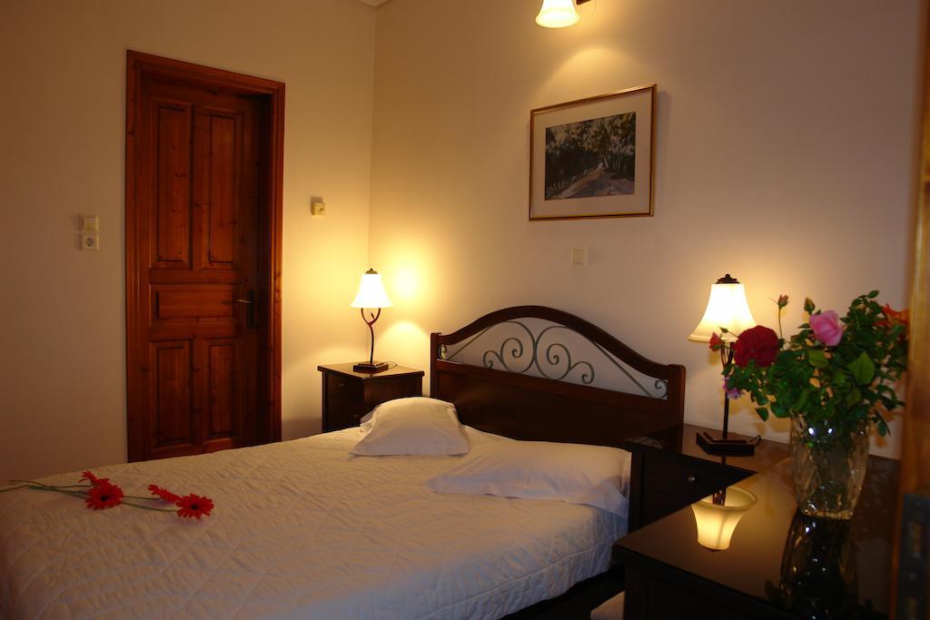 Xenonas Chrisso Hotell Delphi Rum bild