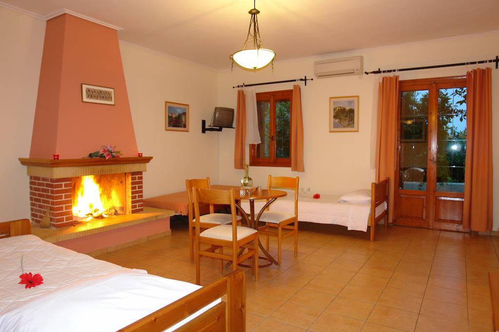Xenonas Chrisso Hotell Delphi Rum bild
