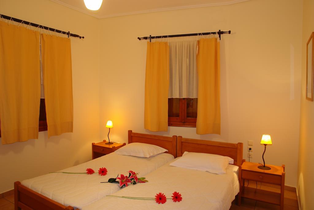 Xenonas Chrisso Hotell Delphi Rum bild