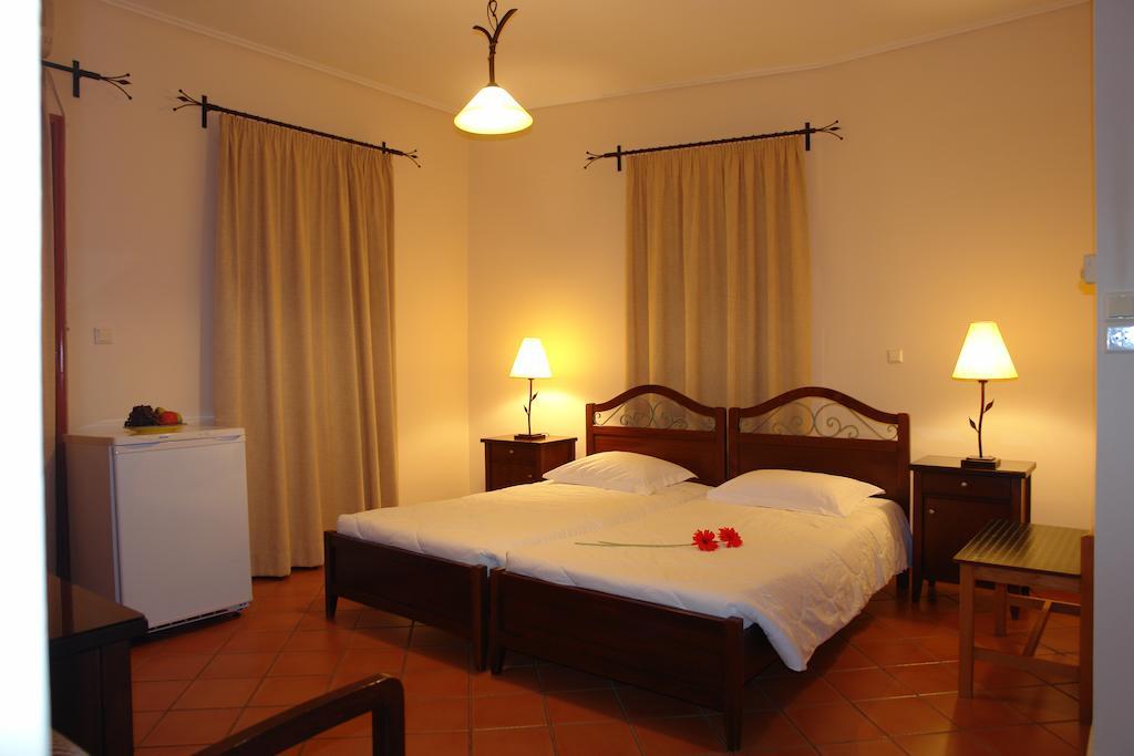 Xenonas Chrisso Hotell Delphi Rum bild