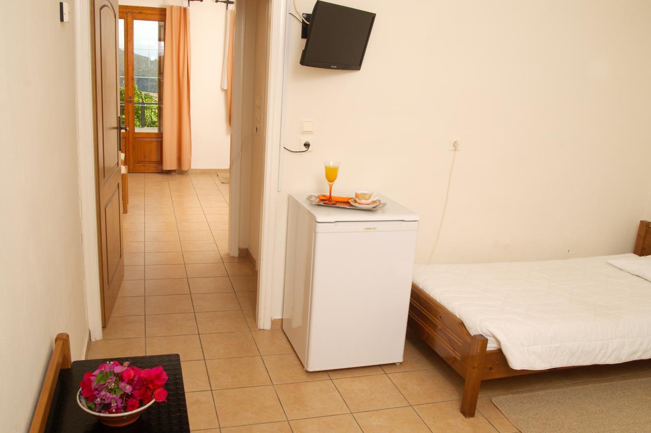 Xenonas Chrisso Hotell Delphi Exteriör bild